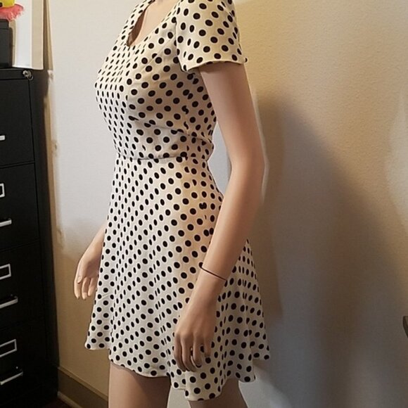100% Silk Kay Unger Polka dot Dress. Price is Firm.